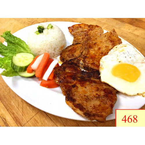 468. CƠM TẤM SƯỜN NƯỚNG, GÀ NƯỚNG, TRỨNG ỐP LA - GRILLED PORK CHOP, GRILLED CHICKEN LEMONGRASS & FRIED EGG WITH STEAMED RICE