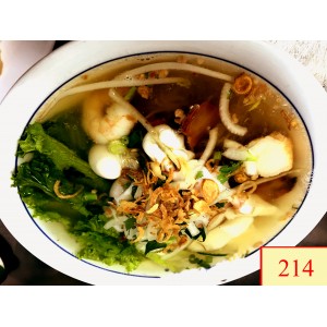 214. HỦ TIẾU MÌ ( KHÔ HOẶC NƯỚC) - SEAFOOD & BBQ PORK WITH CLEAR NOODLE & EGG NOODLE IN CHICKEN SOUP ( OR SOUP ON SIDE)